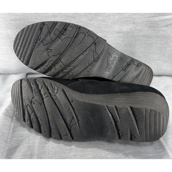 Dansko Womans Shoes Size 39 Black Suede 2-Inch Wedge Heel Buckle Clog - Picture 8 of 8